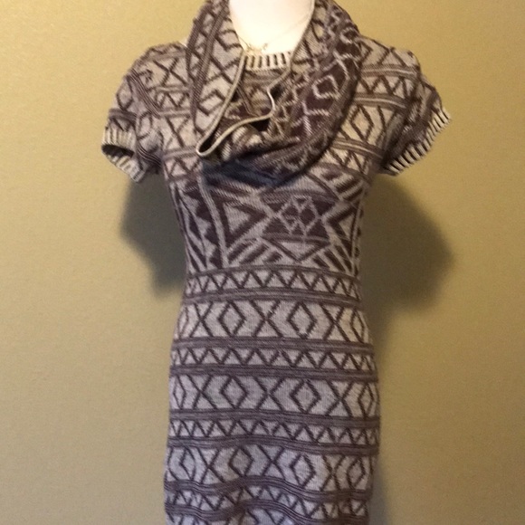 Dress - Picture 1 of 3